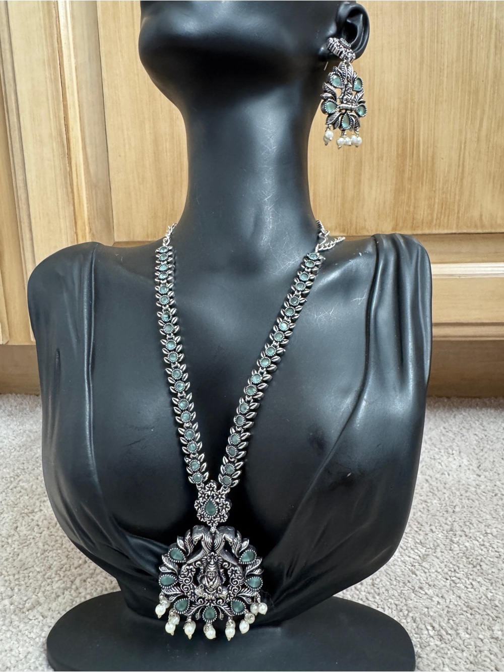 Silver-Tone Green Stone Pendant Necklace & Earrings Set